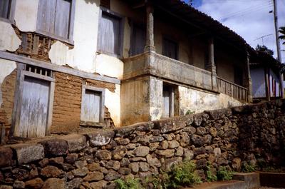 Casa com alpendre