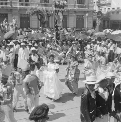 Desfile de agremiação carnavalesca