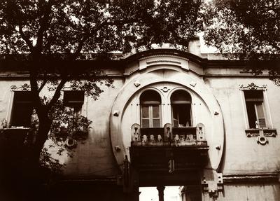 Balcão de prédio na avenida Gomes Freire