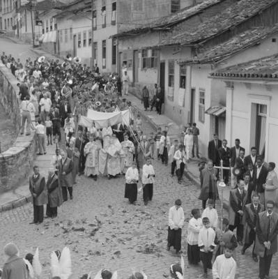 Semana Santa - Descida de Jesus Cristo da cruz e procissão