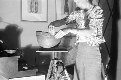 Elizabeth Nobling no ateliê