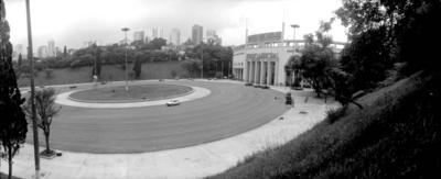 Praça Charles Miller e Estádio do Pacaembu