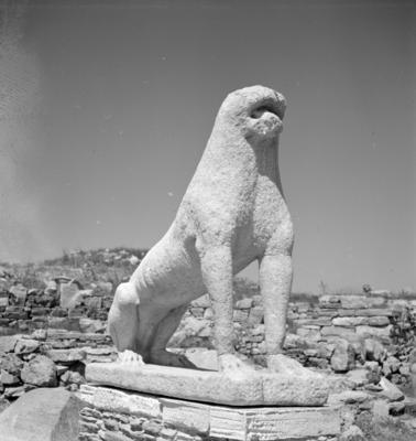 Alameda dos leões arcaicos, em Delos