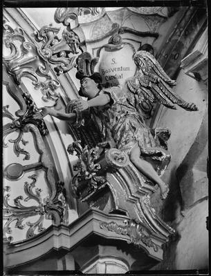 Anjo do arco, detalhe do altar-mor