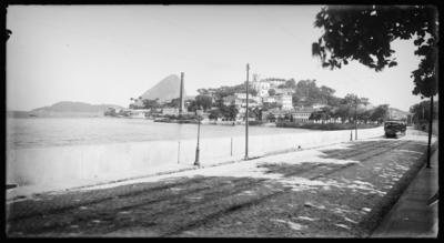 Avenida Beira-Mar; ao fundo; a Igreja de Nossa Senhora da Glória do Outeiro