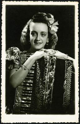 Zezinha com a sanfona