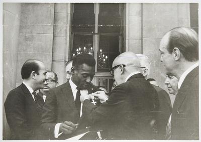 Condecoração de Pelé com a Ordem de Rio Branco, com o grau de Cavaleiro