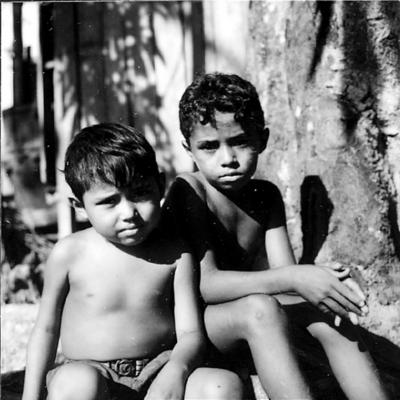 Vila da Barca, palafitas flutuantes, crianças