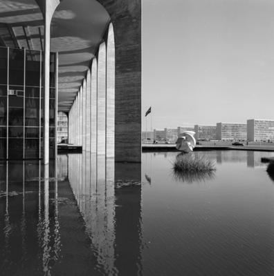 "O Meteoro", escultura de Bruno Giorgi