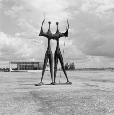 "Os Candangos" ou "Os Guerreiros", escultura de Bruno Giorgi