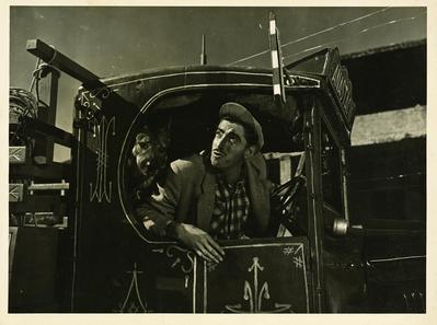 Mazzaropi e Duque no caminhão "Anastácio"