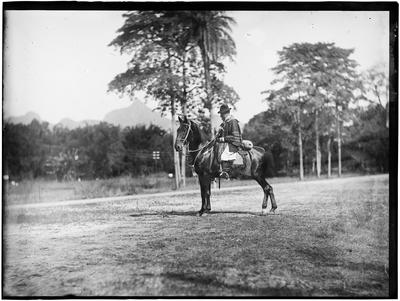 Homem a cavalo com traje típico da região sul do país
