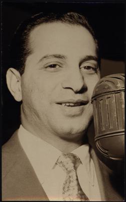 Tito Madi ao microfone