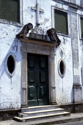 Capela Nossa Senhora da Piedade e Recolhimento do Bom Jesus dos Perdões - portada