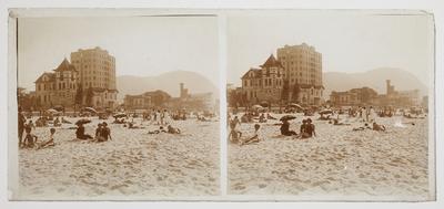 Banhistas na Praia de Copacabana