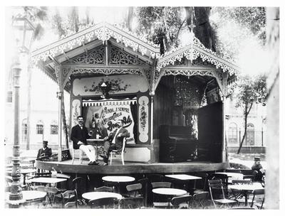 Quiosque "Chopp Berrante", no Passeio Público