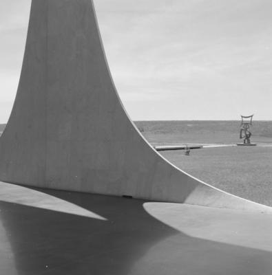 Escultura "O Rito dos Ritmos", de Maria Martins