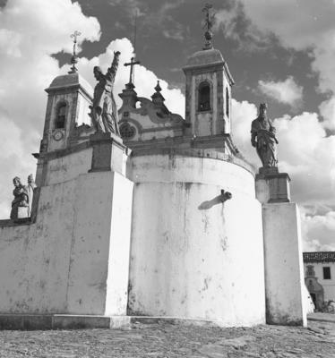 Santuário Diocesano do Bom Jesus de Matosinhos, com profetas