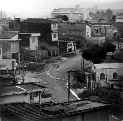 Estrada de terra na Vila Dirce