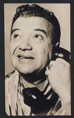 Pagano Sobrinho ao telefone