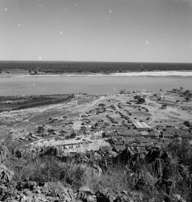 Bom Jesus da Lapa com o rio São Francisco ao fundo