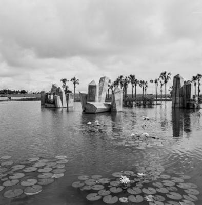 Praça dos Cristais, projetada por Roberto Burle Marx